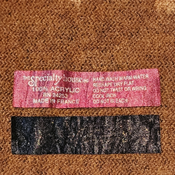 The Specialty House Cheetah Print Super Soft Cashmere Feel Scarf - Picture 5 of 7